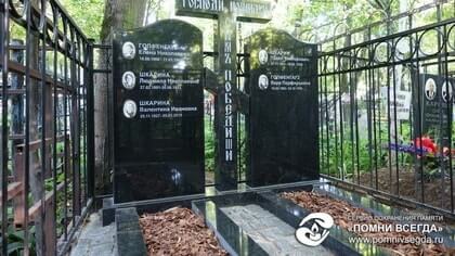 Два классических памятника